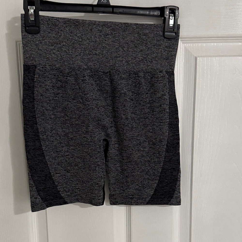 PINK Seamless High-Waist Gray Workout Shorts